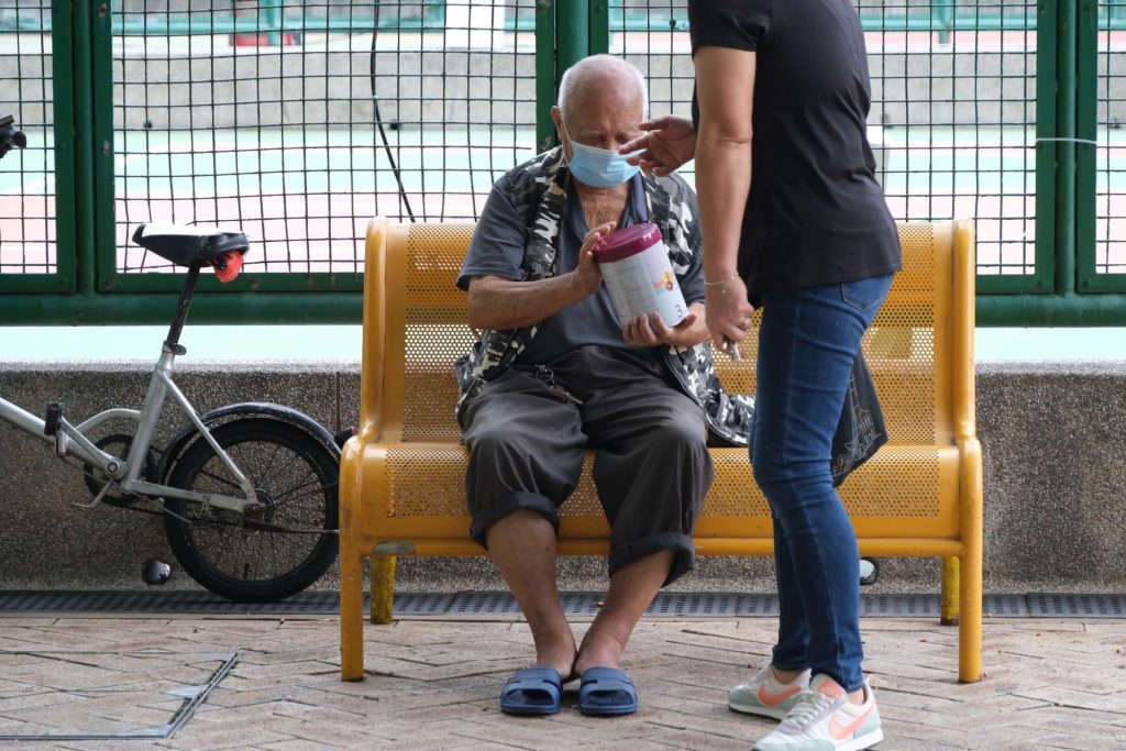 港大教授：本港人口老化嚴重　長者感焦慮孤獨自殺趨勢上升